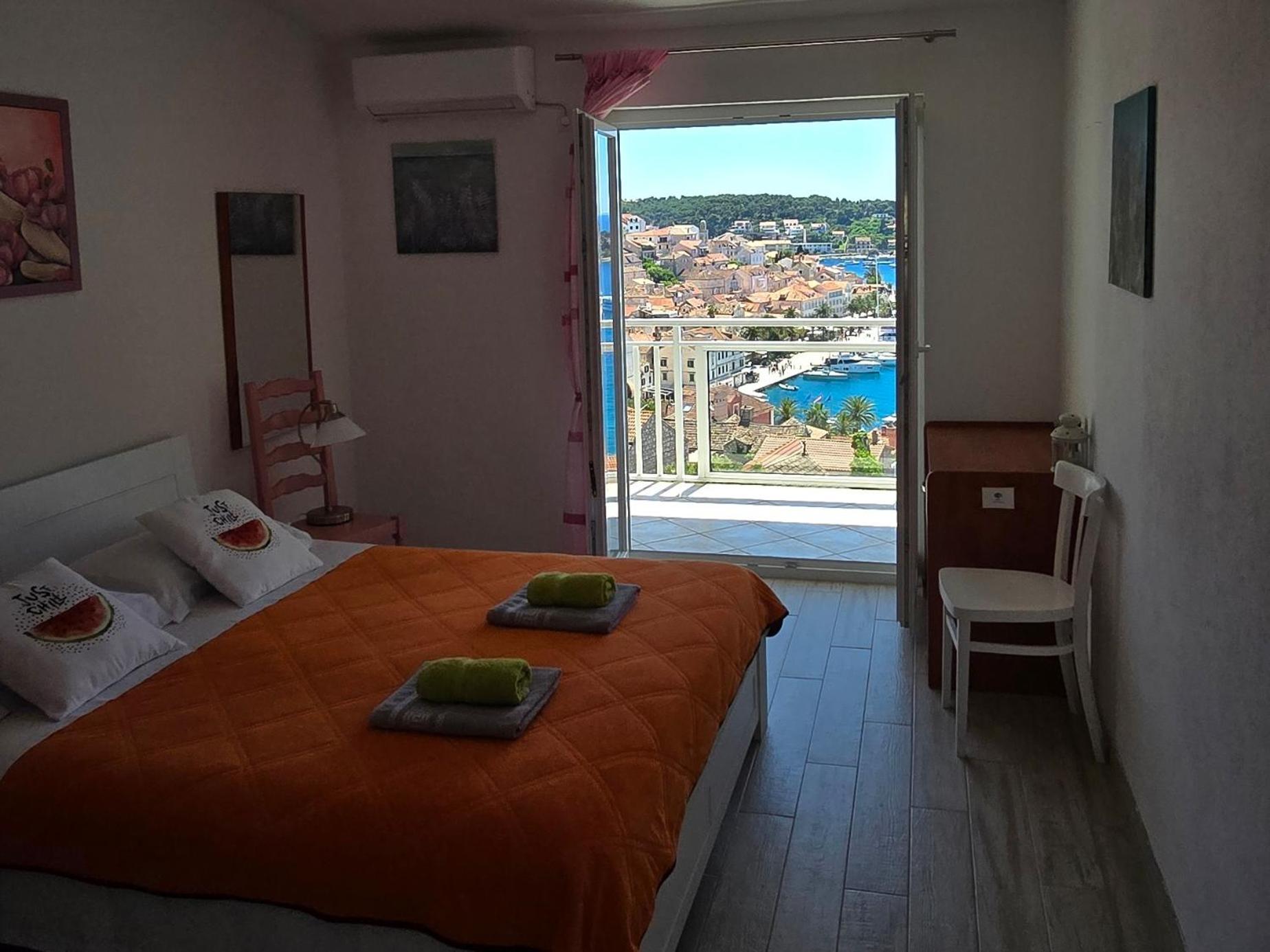 Apartments Bocin Rosso Hvar Town Habitación foto