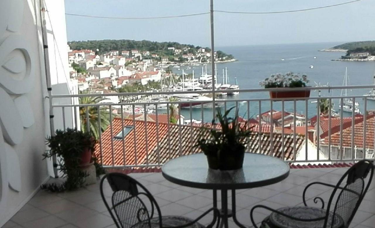 Apartments Bocin Rosso Hvar Town Exterior foto