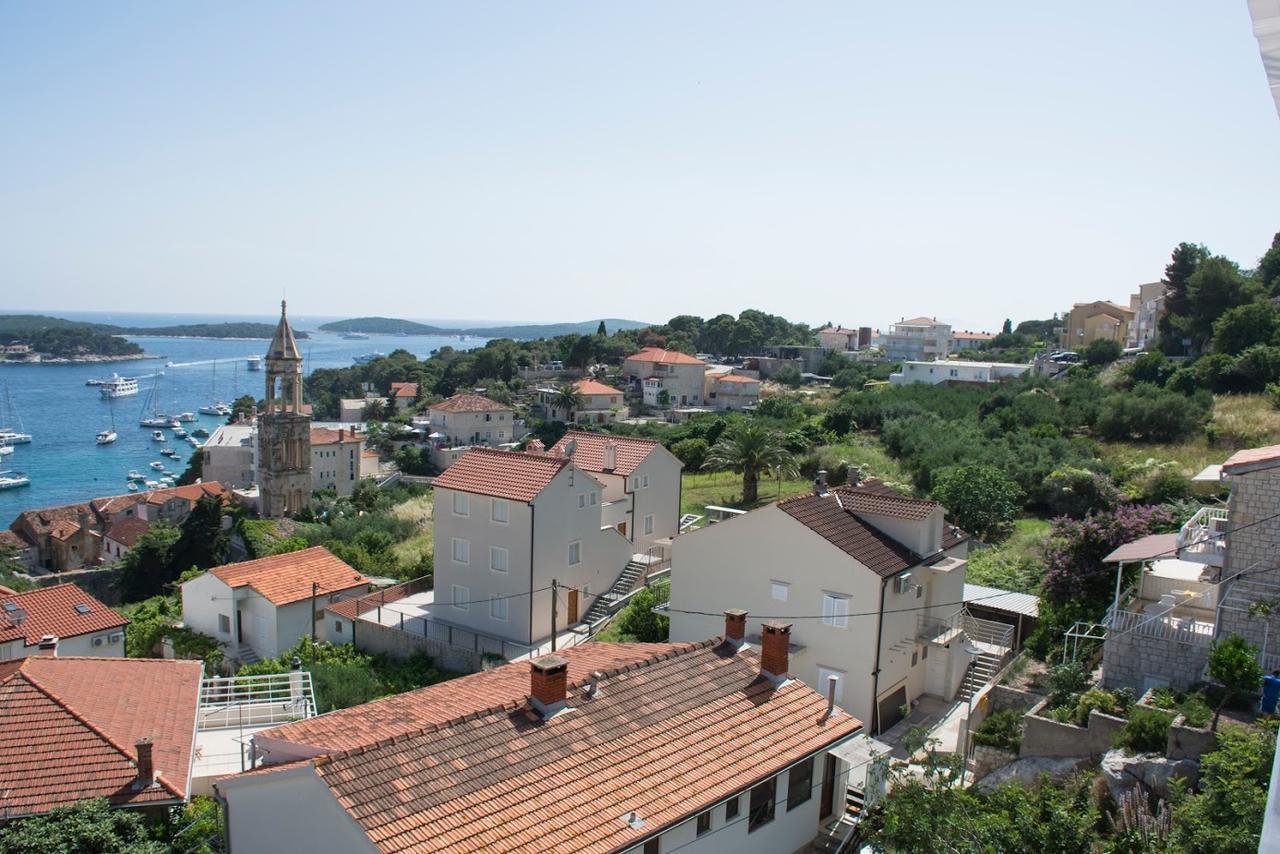 Apartments Bocin Rosso Hvar Town Exterior foto